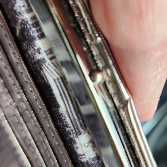 Kenneth Cole 'REACTION' Clutch Purse - Picture 12 of 13